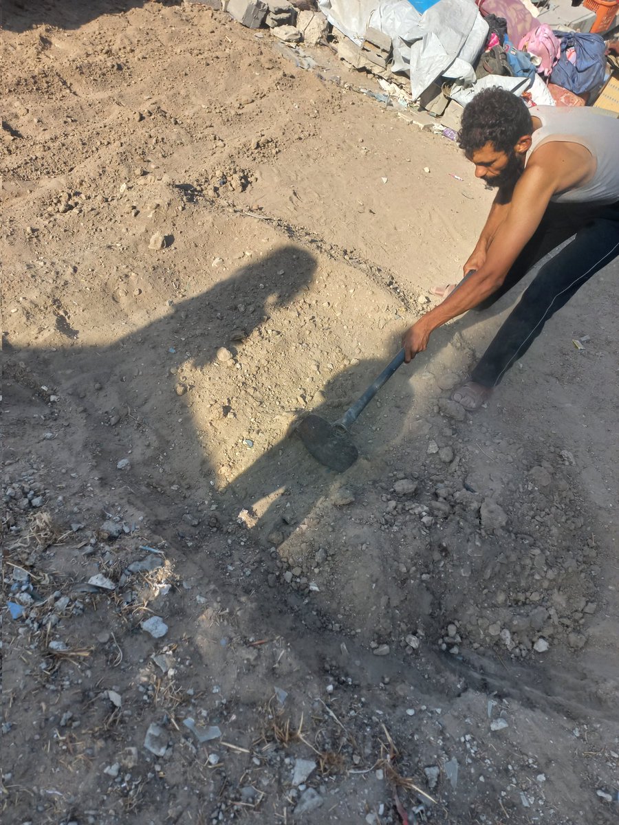 Displacement and setting up the tent is very tiring and every day you work to prepare the tent

I need tarpaulins to cover the place to shelter my family

Unfortunately, no one has donated for 10 days.
We urgently need your support and donations.
chuffed.org/project/help-m…