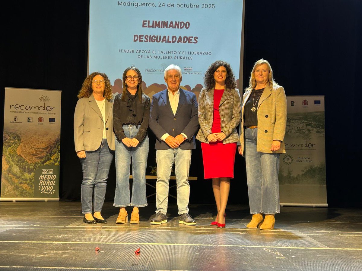 👏Enhorabuena a la emprendedora Efigenia Dolores, que hoy ha recibido el Premio a la Trayectoria y Liderazgo Femenino, con su proyecto 'Monte Júcar Aventura' de #Montalvos que fue beneficiario de las #ayudas #Leader que gestiona #ManchaJúcarCentro.
ℹ️tinyurl.com/4fbhc4rm