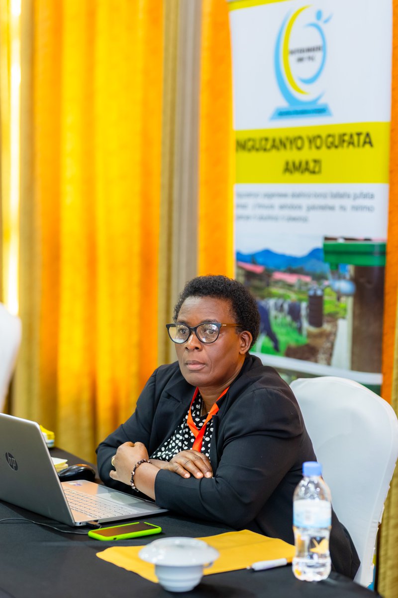 CordaidRwanda's tweet photo. At the #B2BMeeting, exhibitors — including financiers supported by the #TREPA and #PSAC projects — showcased innovative financial solutions, while farmers in beekeeping, nursery production, and horticulture proudly presented tangible results from project support. 🌱🤝 https://t.co/jJV5fdiJUP