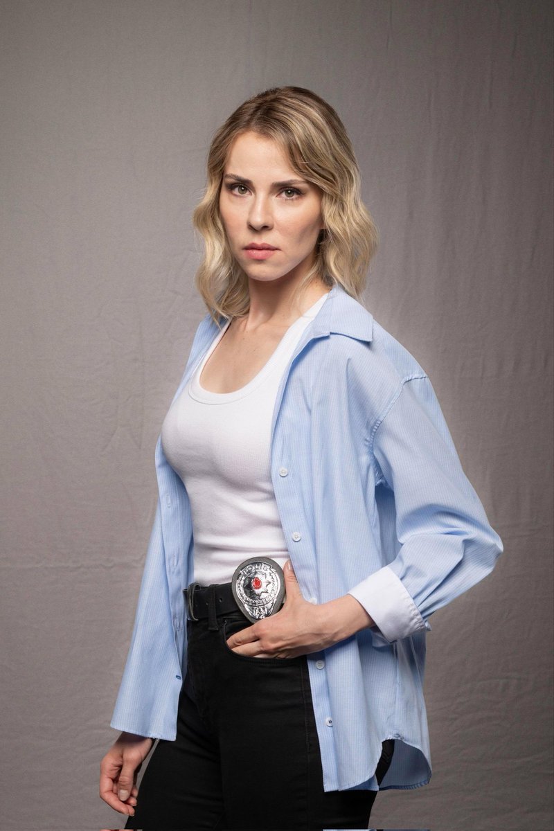 “Bakışta güç var.”❤️‍🔥

{#ArkaSokaklar #OyaOkar 
#SelMes #SelinGuneri }