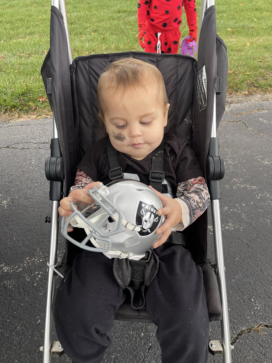 Little throwback to last Halloween when Maxx was the Condor  <a href="/CrosbyMaxx/">Maxx Crosby</a> <a href="/TheRushWithMaxx/">The Rush Podcast</a>