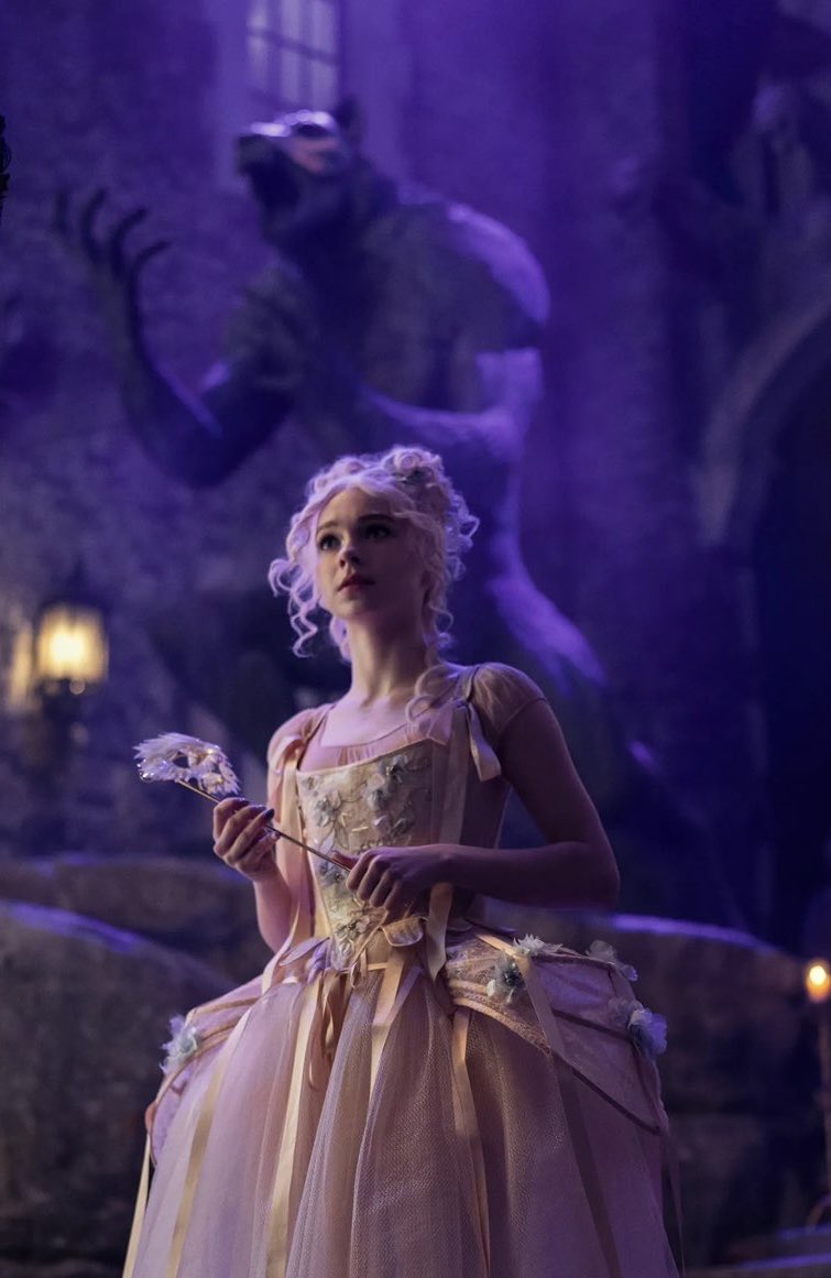 This picture of Enid with the wolf behind is so powerful