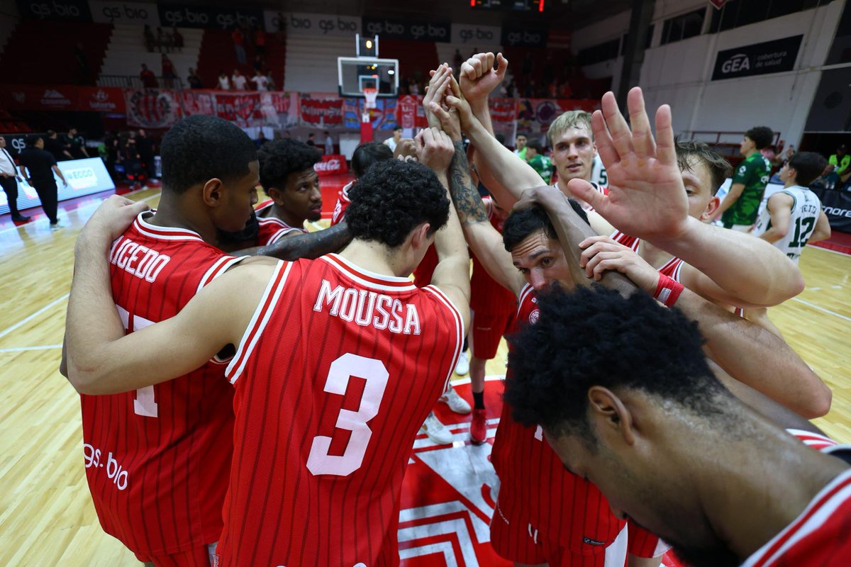 Luego del primer mes de #LaLiga solamente quedan 5 equipos invictos de local:
Ferro (2 - 0)
Boca (3 - 0) 
San Martín (2 - 0)
Unión (1 - 0) 
Instituto (3 - 0)