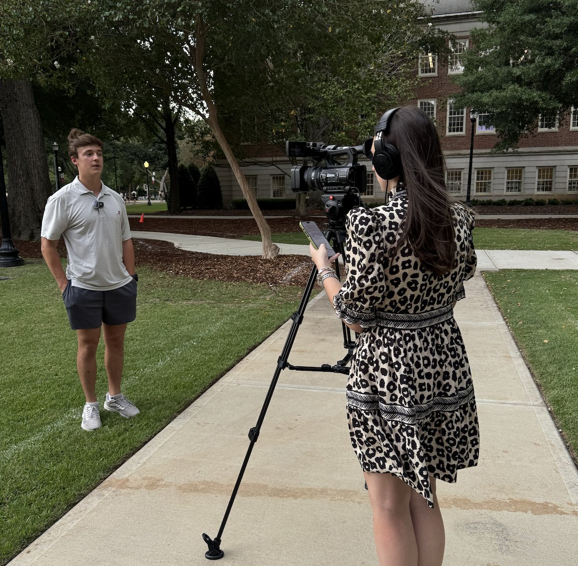 GWSCatUA's tweet image. Behind the Scenes at GWSC today with our intern, Counts, she’s working on something exciting. Details coming soon. 👀 👏 😆 🤳

#GWSC #UA #StudentInvolvement