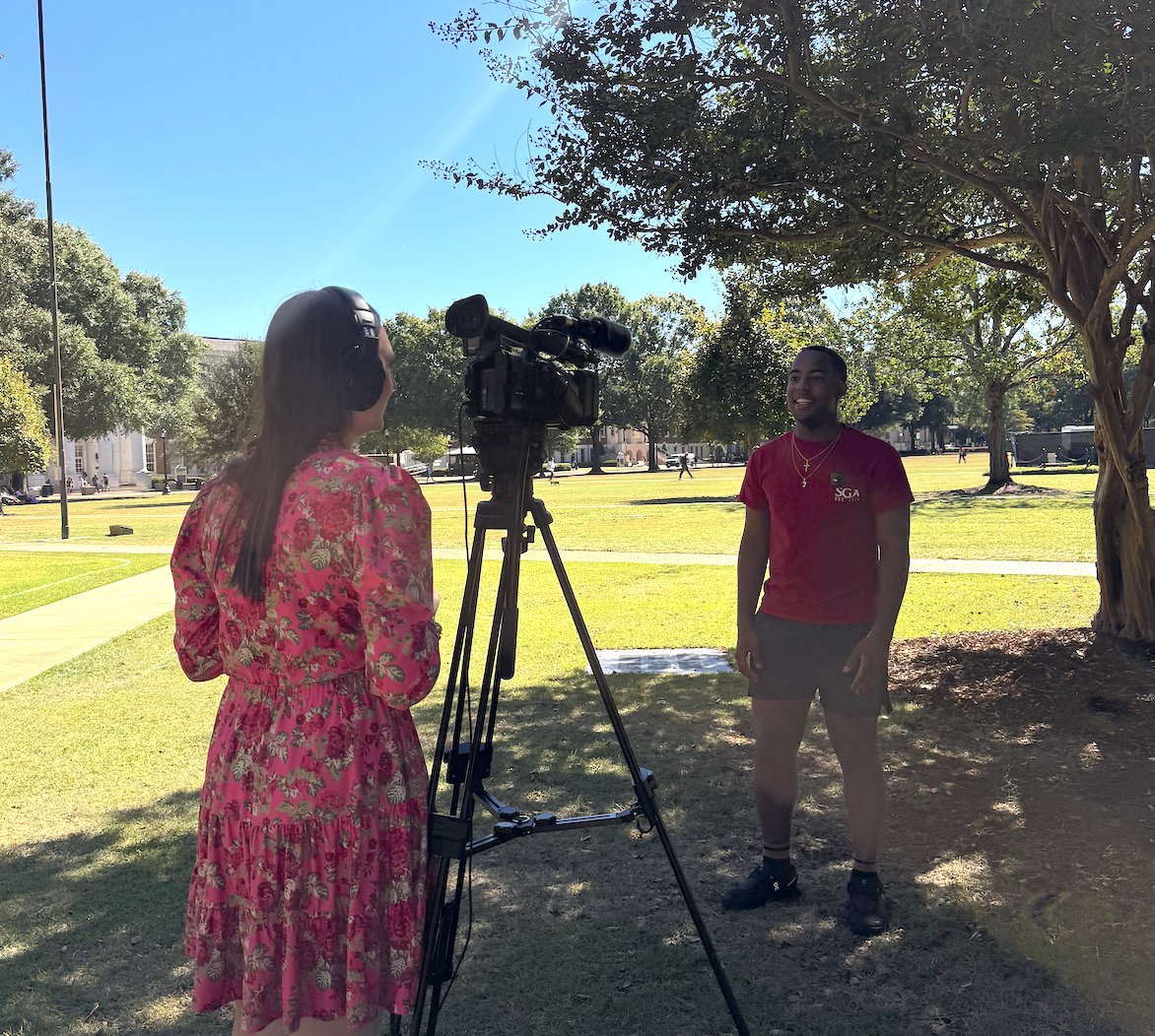 GWSCatUA's tweet image. Behind the Scenes at GWSC today with our intern, Counts, she’s working on something exciting. Details coming soon. 👀 👏 😆 🤳

#GWSC #UA #StudentInvolvement