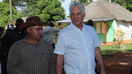 El Polígono Los Mosegui, ubicado en los hermosos parajes de #Viñales, es un referente del manejo sostenible de tierras. Al recorrer sus áreas conocimos a familias de productores de tabaco y cultivos varios que son ejemplo para la provincia. #UnidosXCuba