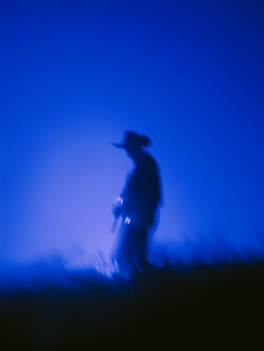 iamnotsrc's tweet image. Indigo blue breeze