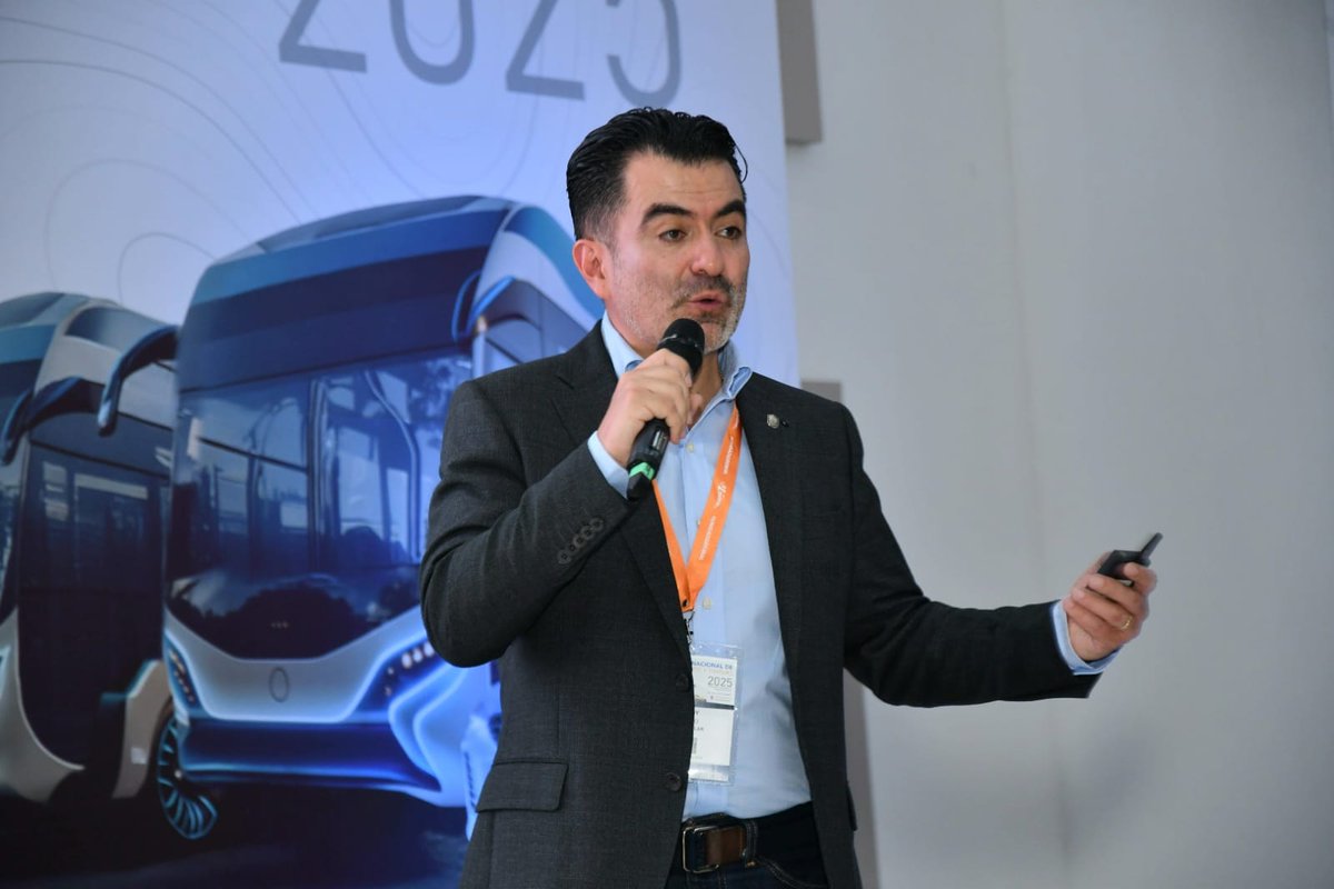 Poco a poco finaliza la Convención Nacional de Transporte y Turismo🇨🇴
Llega la hora de socializar la implementación del SARLAFT para el transporte terrestre de pasajeros.
Nos acompañan el Dr. Fredy Camilo García y el Dr. Fredy Ladino, experto en gestión de delitos financieros.