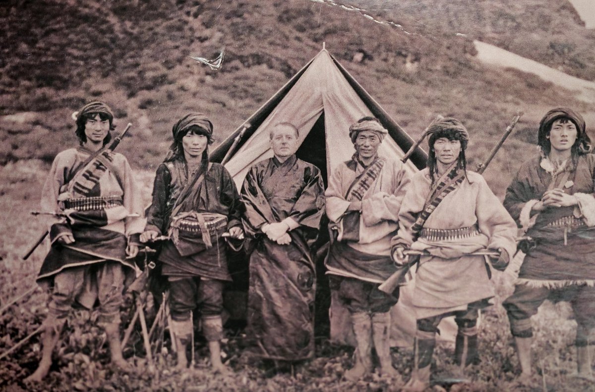 SteppeShaman's tweet image. Joseph Rock and his Tibetan bodyguards during his expedition to the Tibetan Kingdom of Muli

Rock (center-left) wears the robes of Tibetan nobility whilst his guards wear nomadic battle gear; Rock was granted special titles by the Tibetan Kings of Muli &amp;amp; Choni