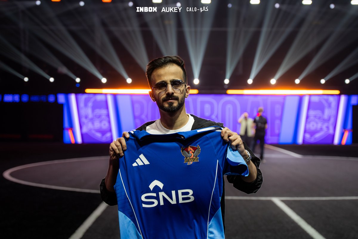 الرئيس والمدير التنفيذي يستعرضان القميص الرسمي للفريق 👕🇰🇼
<a href="/FahadAlansari11/">فهد الأنصاري</a> - <a href="/FawazHamad_/">TU Fwaz</a> 

#FwzTeam | #KingsLeagueMENA