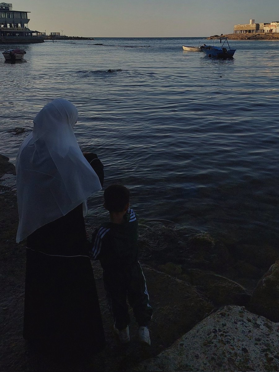 «والأُمُّ أوْلى بإكرامٍ وإحسانِ»