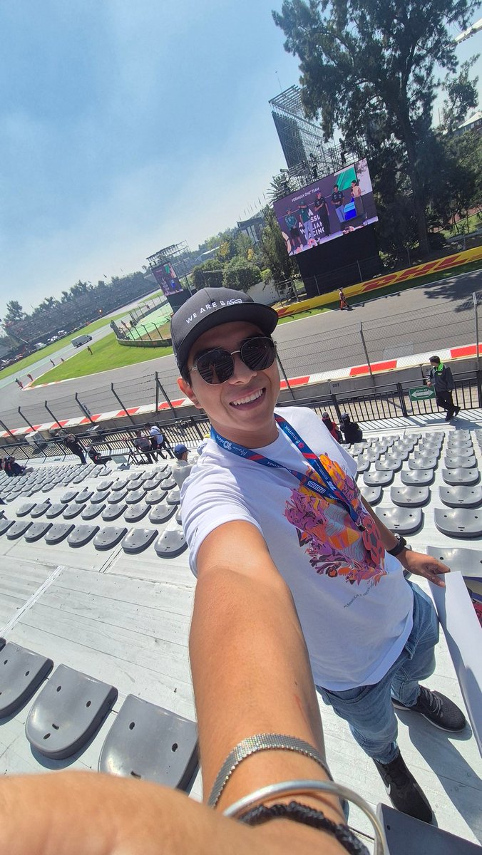ivanbatun_'s tweet photo. Vato estoy cumpliendo uno de mis mas grandes sueños 🤩🤩🤩🤩
#GPCDMX https://t.co/Q3bVuNwURn