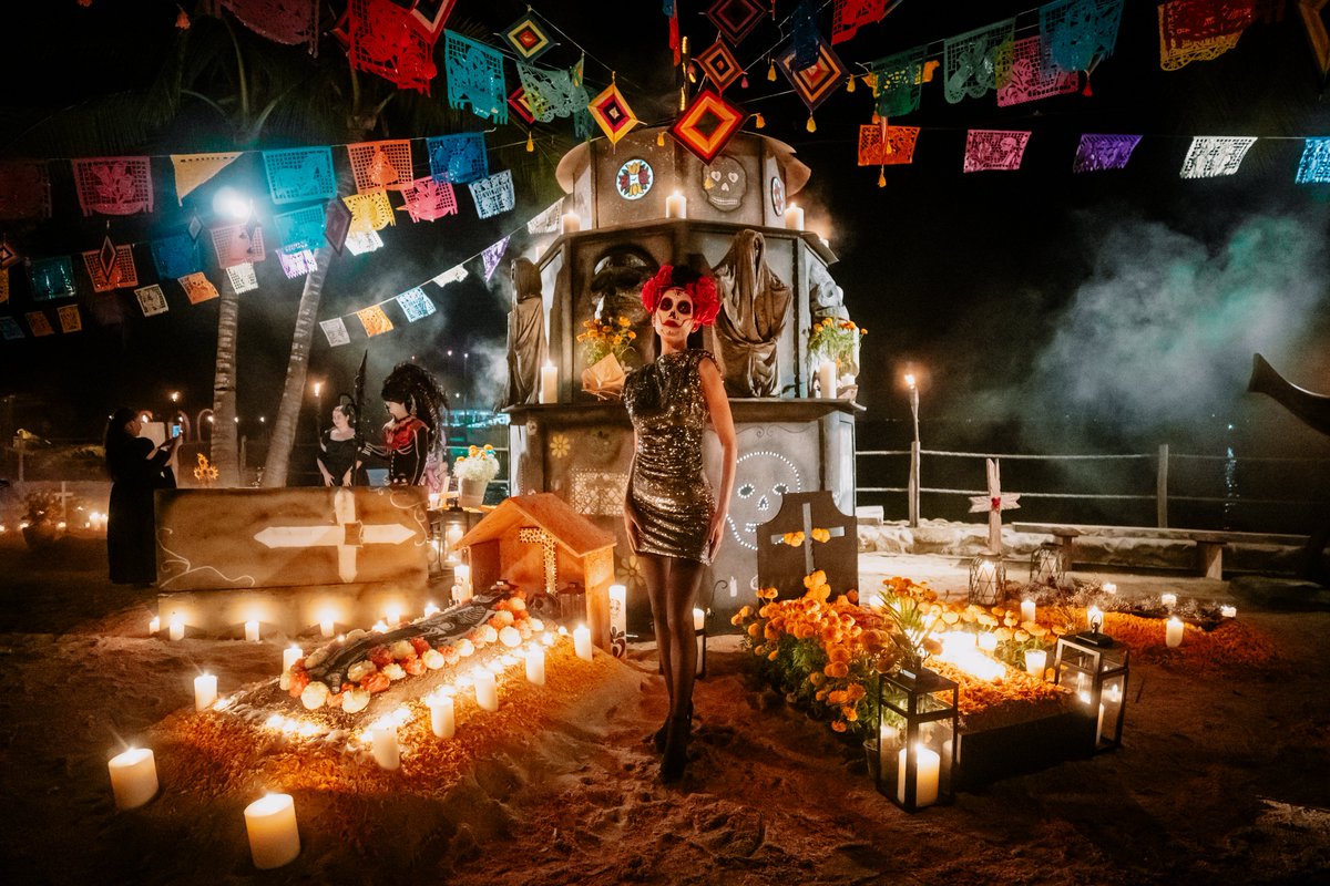 La selva cobra vida con música, danza y tradición.
Vive ALMA by Rhythms of the Night, el espectáculo que celebra el #DíaDeMuertos como nunca antes. 💀🌼 @vallartaadventures
.
#PuertoVallarta #Mexico