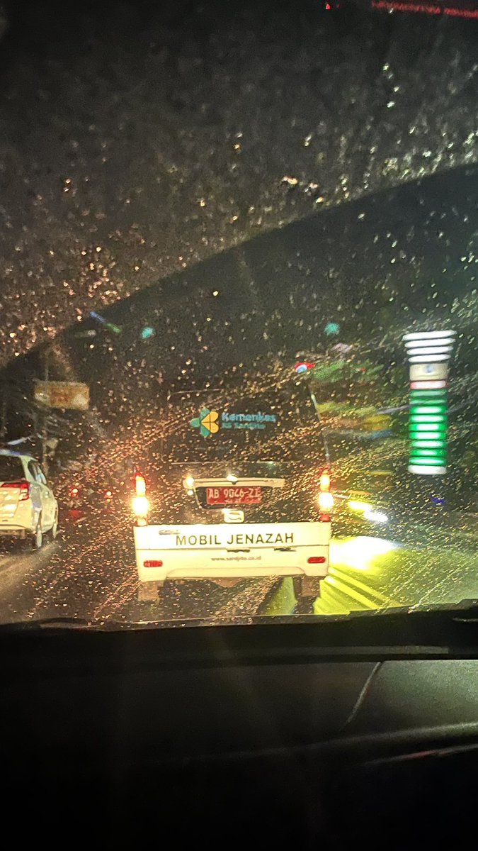 hobimakancanai's tweet image. Kita pulang bareng nggih, Bu.