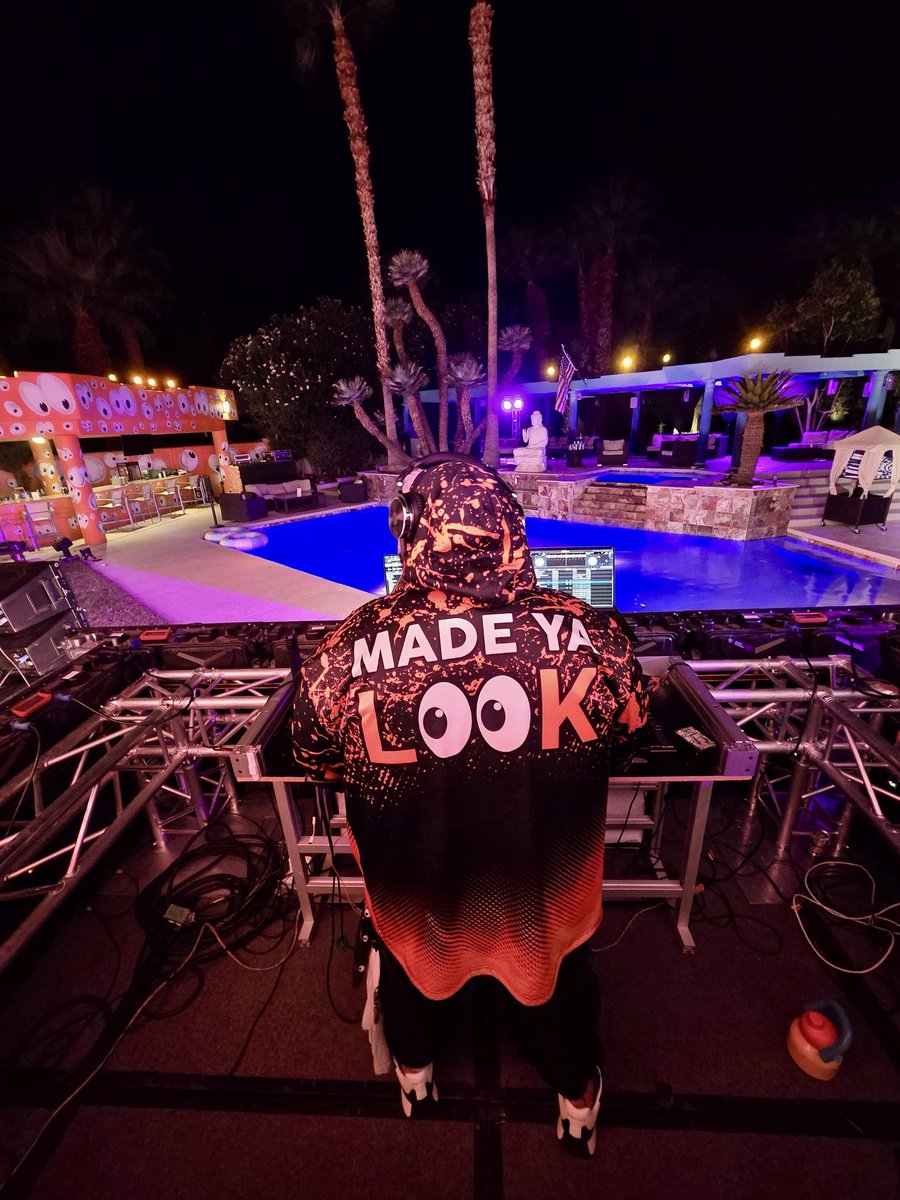 Mansion Boy (noun)

/ˈman(t)SHən boi/

A semi-grown man who treats his mansion like a sandbox, tinkering endlessly with art, crypto, and pool toys in pursuit of “self-improvement” and better lighting angles aka his “creative process” in between naps.