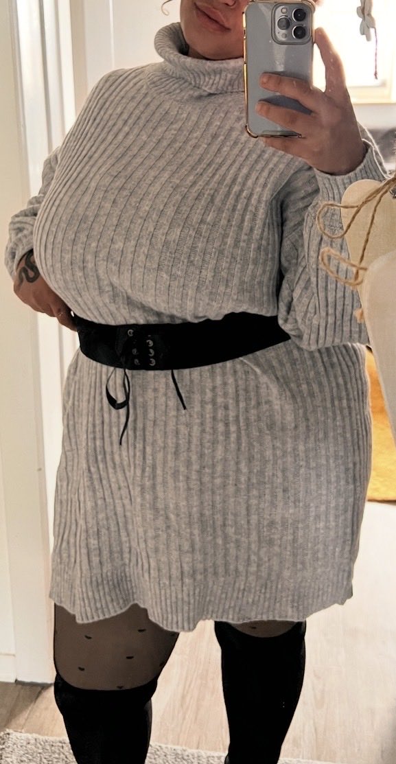 Ich liebe mich, dein Geld und dir Aufgaben zu erteilen, die dich an deine Grenzen bringen🥰 Wer traut sich?