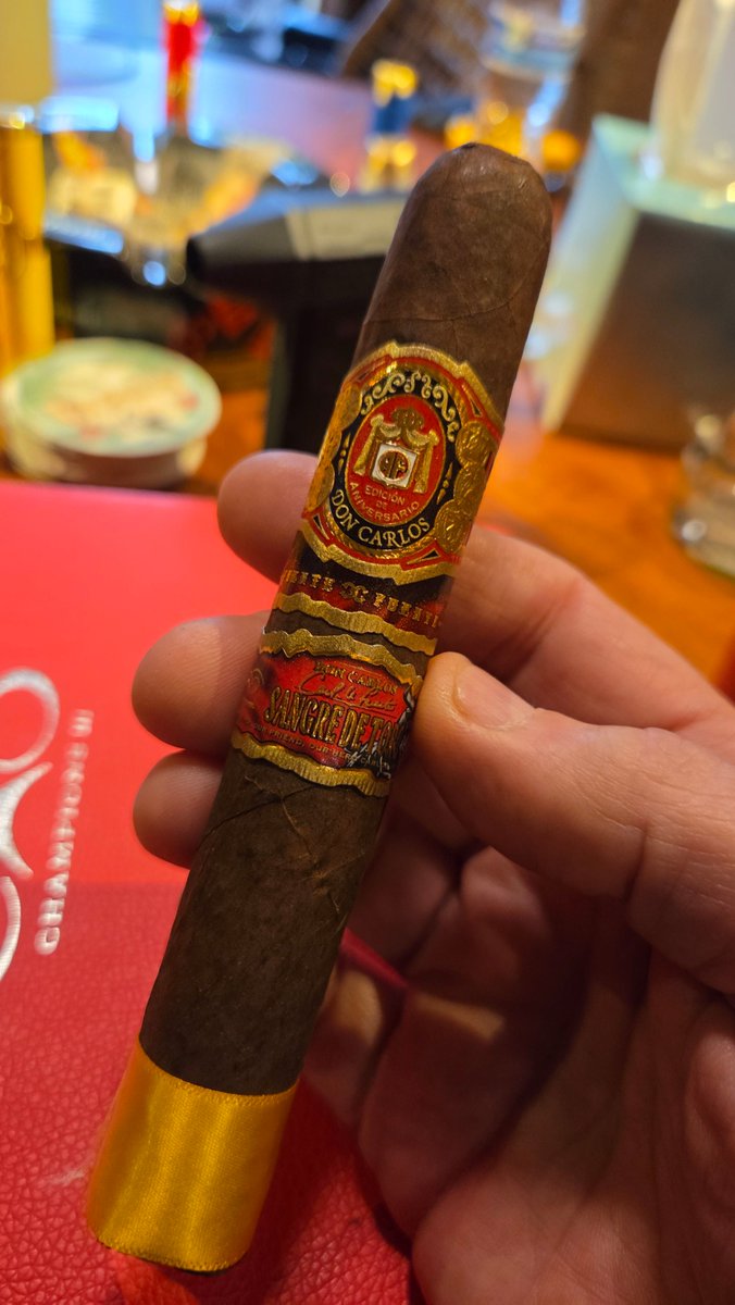 Happy Fuente Friday y'all. Currently smoking this <a href="/AFuenteCigars/">Arturo Fuente</a> Don Carlos 'Sangre de Toro' cigar, gifted to me by the Cigar Chairman. Very good smoke. Stacking dimes and this interesting flavor profile so far. I pick up a strong citrus flavor mixed with an interesting spicy