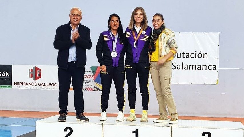MagliaSport's tweet photo. 💜 Fin de semana intenso para el Atletismo Macotera Jamón Prim @At_Macotera repartidos entre Sta Marta de Tormes, Tordesillas y Valladolid, sumando podios
Mención especial para "las Silvias" completando el reto del Camino de Santiago corriendo desde Barcelos 🇵🇹
#MagliaSport https://t.co/jpvVEGzPAX