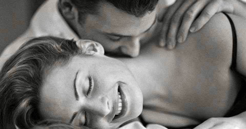 “El amor hace que tu alma salga de su escondite.”🌷