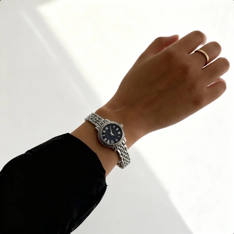 elorawatch's tweet photo. Her anınıza ışıltı katan ÉLORA, şimdi Instagram’da. 💫
Stilinizin zamansız tamamlayıcısını keşfedin.
📸 Bizi Instagram’da takip edin → [@elorawatch]
ürünlerimize shopier üzerinden de ulaşabilirsiniz → https://t.co/8FnQvAB2yz 

#ÉLORA #ZarafetBirSeçimdir #SaatinÖtesinde https://t.co/ebJqHNX5Wd