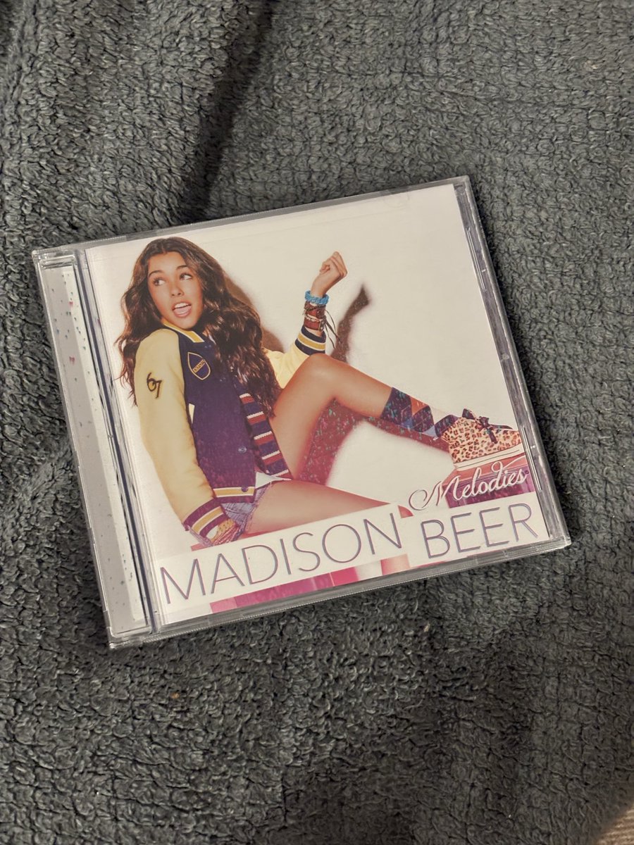 purplelacebras's tweet photo. claiming my ‘here before madison released locket’ status https://t.co/12TnUveQyE