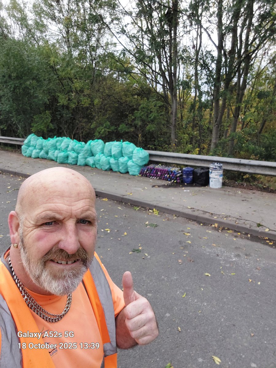 ScottGibbins247's tweet image. I feel all of the above, I also feel the need to do something about it .I cleared all what you saw in video ,30 bags in total along 83 Nitros Oxide cannisters, Clean Up Britain is happening,but we need enforcement to KEEP IT CLEAN ,that&apos;s the hard bit