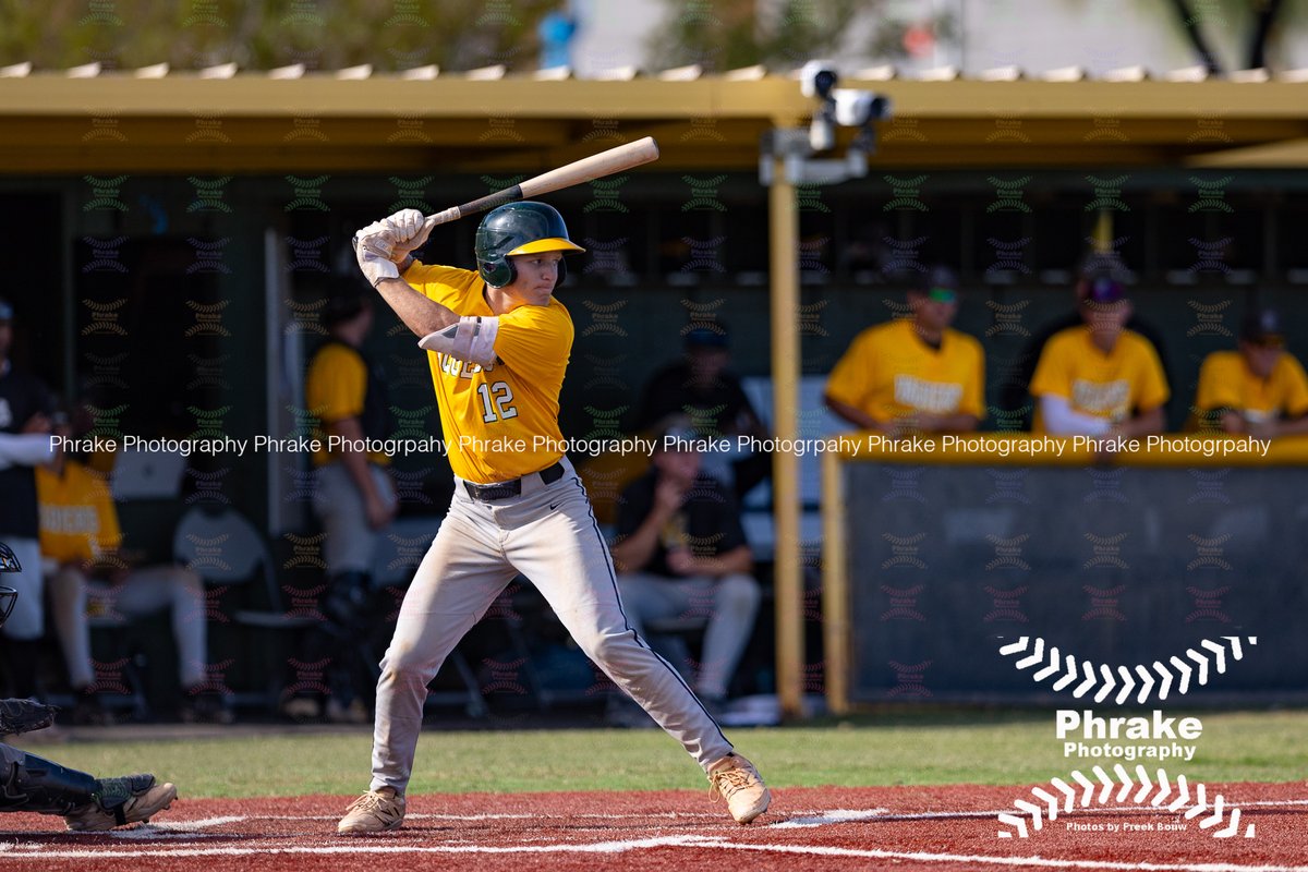 phrakephoto's tweet photo. Dallas Hairston (12) 1B Central Arizona Vaqueros @dallashairston2 @CHSColtBaseball @CAC_BaseballDB9
#centralazvaqueros #vaqueros #vaquerosbaseball #db9ers #db9
@njcaabaseball
#juco #jucobaseball #jucoproduct #ACCACbaseball
@accac_sports https://t.co/Sm6NeqzH6K