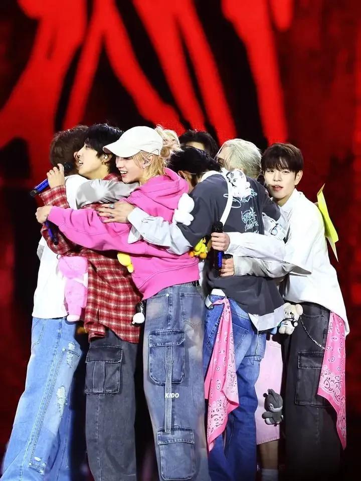 BrandijoShaffer's tweet photo. I vote #straykids for #2025MAMAVOTE
1 RT = 1 Vote https://t.co/6z1evDd3tP