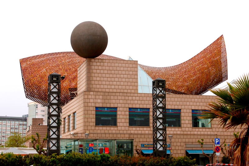 shano_mag's tweet image. Barceloneta in autumn — when the crowds fade and the sunsets turn soft and gold. 🌅✨
The best season to fall in love with Barcelona all over again.
#Barcelona #AutumnInSpain #BarcelonetaBeach #photooftheday #travel #wanderlust