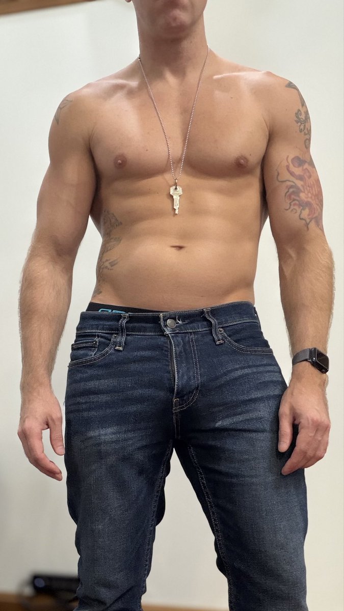 metromikee's tweet photo. Bulk is bulking, but I already miss being lean🙄 https://t.co/drLKurFm1t