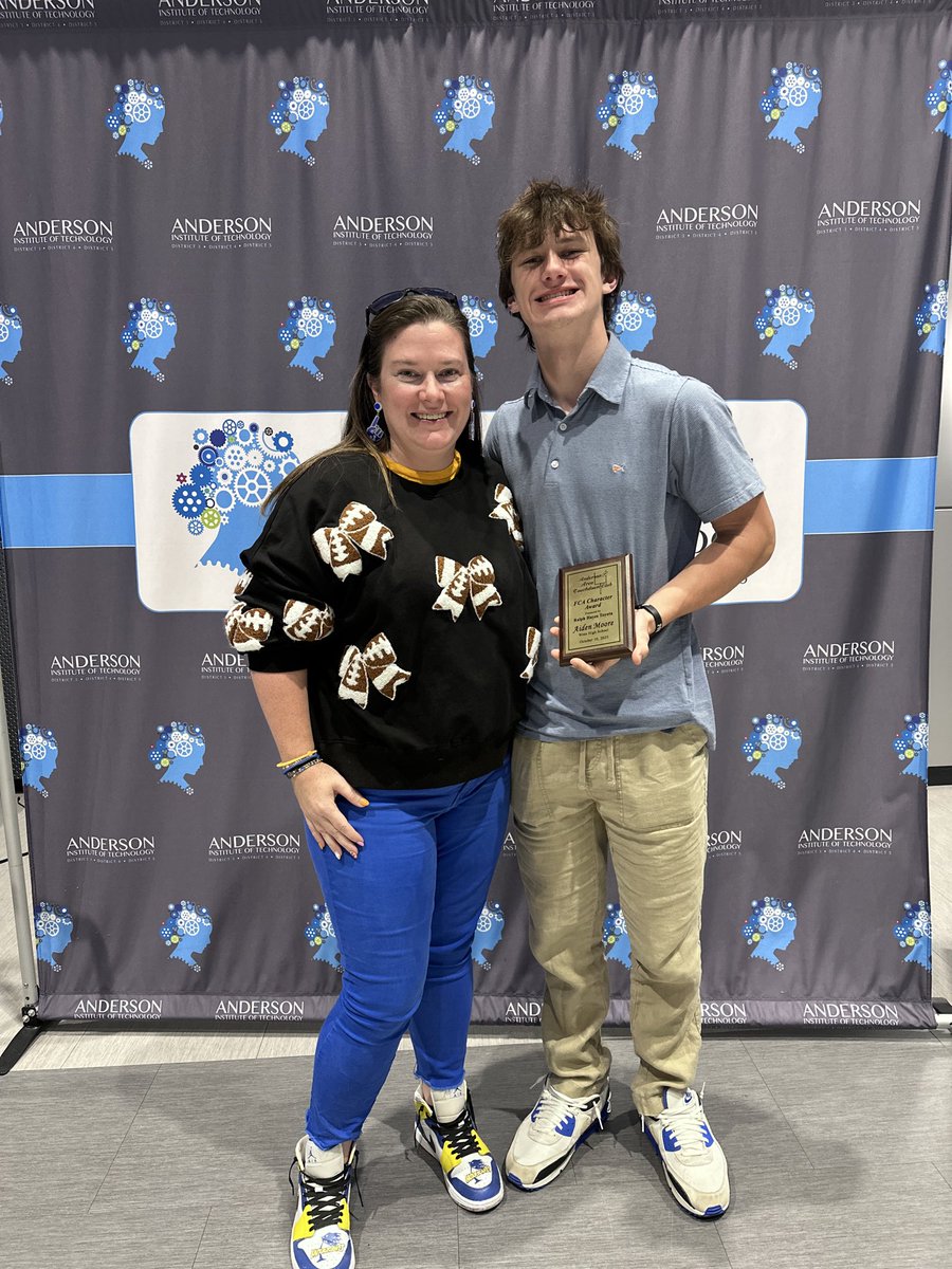 Honored &amp; Blessed to be called FCA Player of the Week‼️‼️ GO CANES‼️🌀🌴<a href="/MrCoachFrate/">Anthony Frate</a> <a href="/CoachPerdomo/">Chris Perdomo</a> <a href="/claylollis/">Clay Lollis</a>