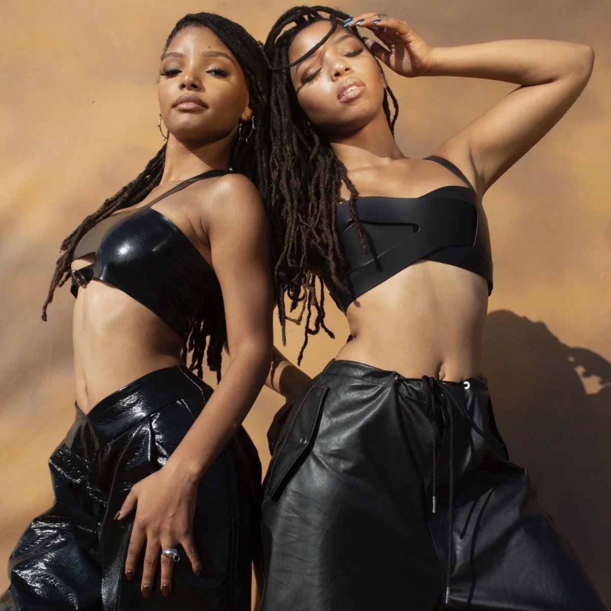 BuzzingPop's tweet image. Halle Bailey on Beyoncé’s reaction to her and Chlöe’s new collab “so I can feel again” off ‘love?… or something like it”:

“[S]he was obsessed with hearing our voices again together.”