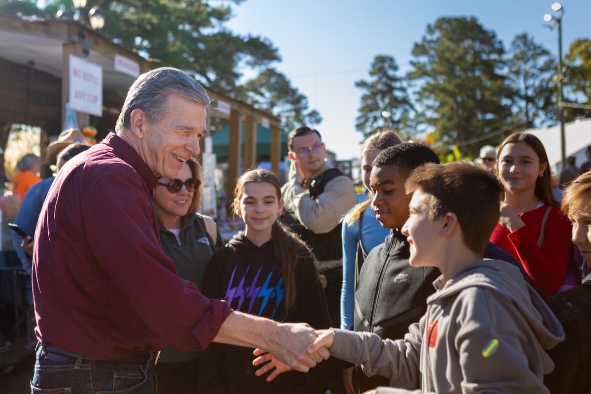 RoyCooperNC's tweet image. Perfect weather for the NC State Fair.