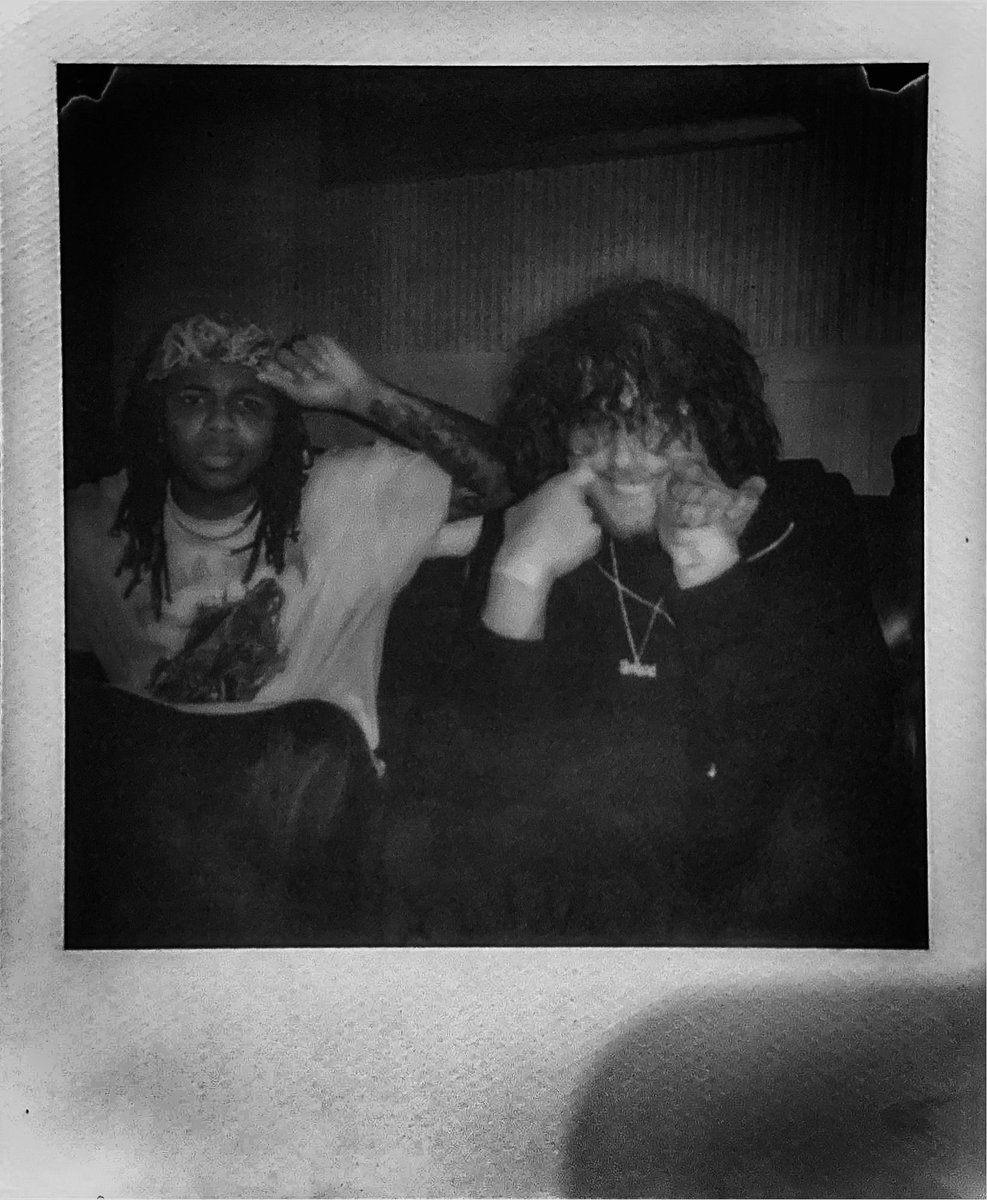 SLIM GUCCI (@slimgucci59) on Twitter photo cross the street 
i ain't never look both ways 
it just make baby no face 
u ain't bleeding don't be late huh cross the street 
i ain't never look both ways 
it just make baby no face 
u ain't bleeding don't be late huh