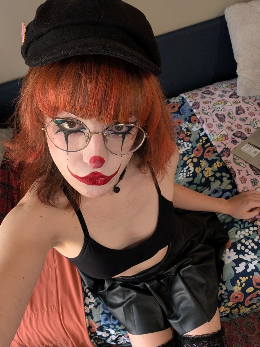 Addip0p's tweet photo. Yes, it honks...
#tgirl #tgirls #transgender #transsexual #girl #gothgirl #gothaesthetic #altgirl #altmodel #cutegirls #model #goth #alt #alternative #redhair #redhead #clussy #clowngirl https://t.co/vGE26JNmLg