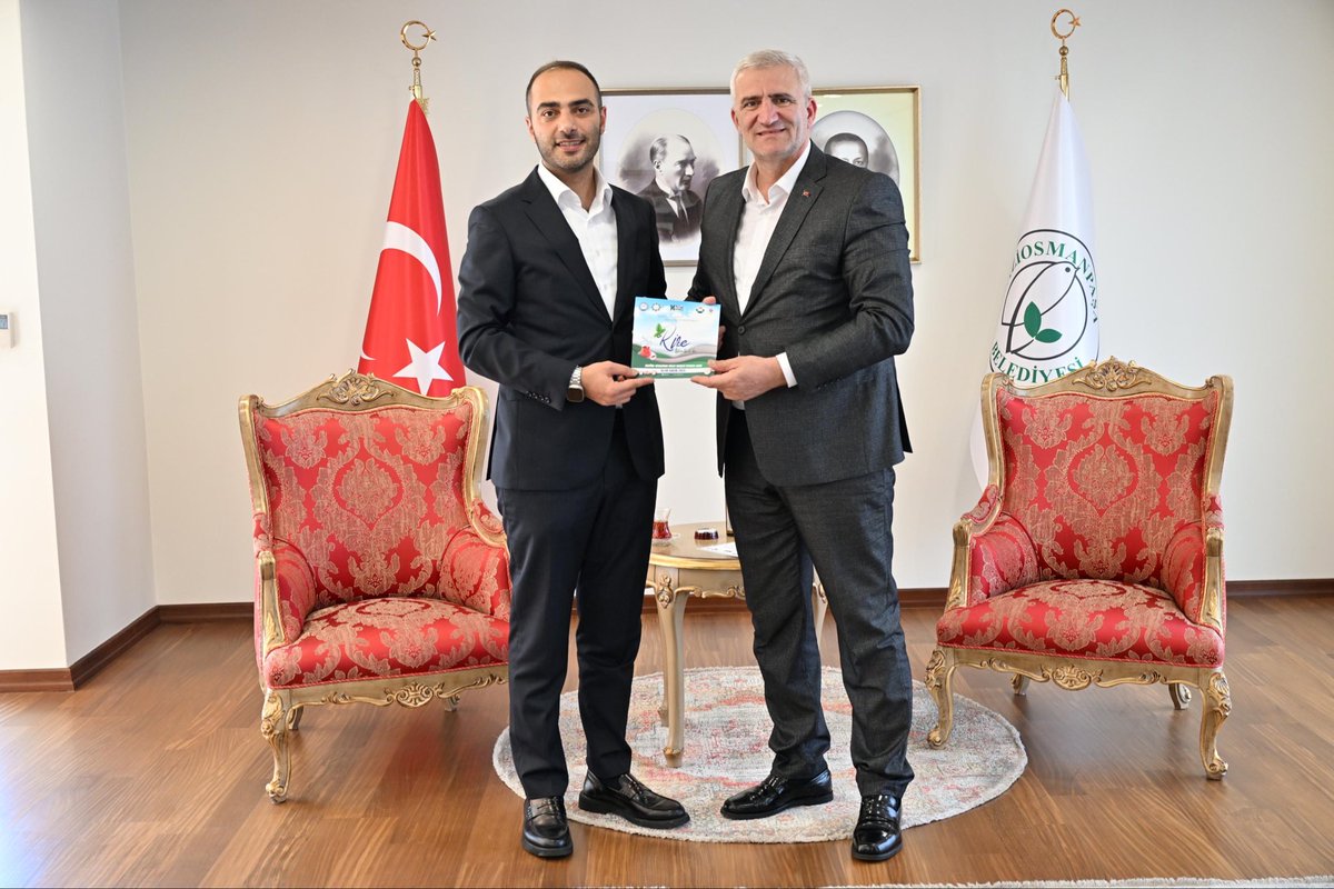ridefist's tweet photo. Rize Dernekler Federasyonu yönetimi olarak 05/09 Kasım 2025 tarihleri arasında yapılacak olan 14. Rize tanıtım günleri bilgilendirme ve davet ziyaretleri kapsamında Gaziosmanpaşa Belediye Başkanımız Eray KARADENİZ’i makamında ziyaret ederek istişarede bulunduk. https://t.co/fsuMLdB4MT
