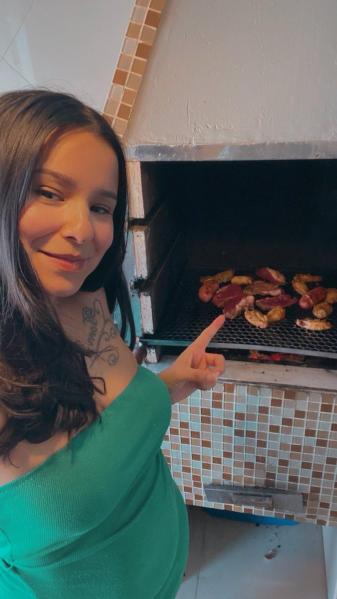 crismnzs's tweet image. Janeiro / outubro 

é, aconteceu uma pequena mudança