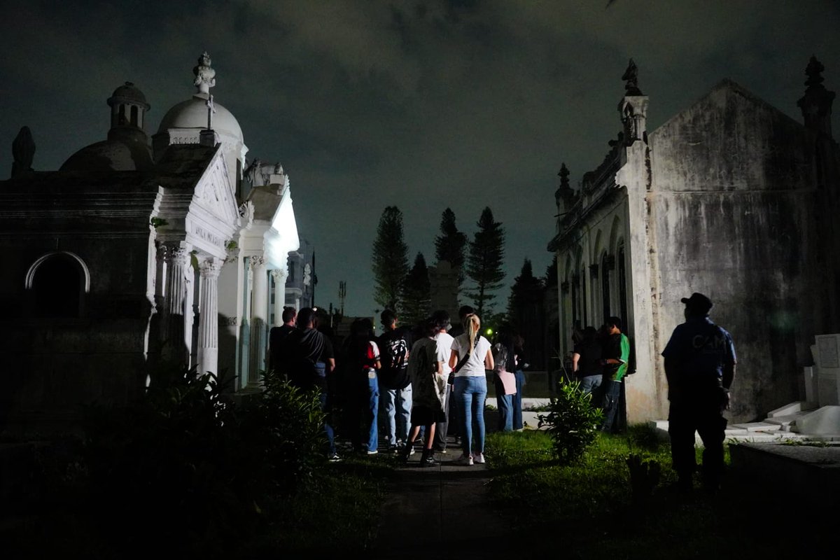 alertanoti's tweet image. ANUNCIAN DESFILE Y CONCURSO DE CATRINES EN EL CENTRO HISTÓRICO DE SAN SALVADOR

La @alcaldia_ss Centro informó que, como parte del Plan Especial por el Día de Los Difuntos, la Secretaría de Cultura llevará a cabo ediciones especiales y gratuitas del Necrotour en el Cementerio Los…