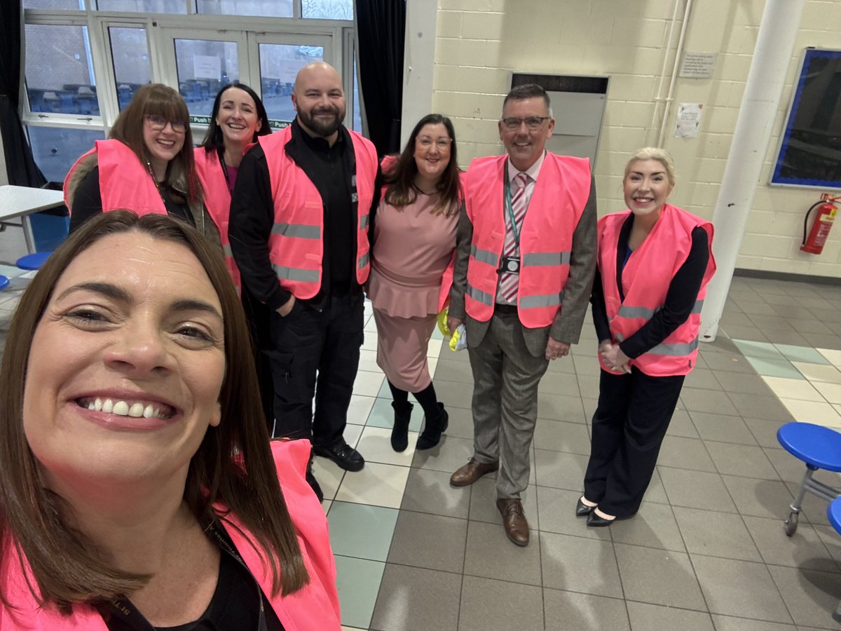 SLT minus <a href="/Mr_Henry_STA/">⭐️Team S1⭐️</a> got the Wear it Pink memo today 💕