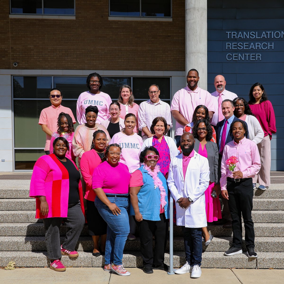 🎀 SOPH wore pink for #BreastCancerAwarenessMonth! Students, staff &amp; faculty joined together to promote early detection, honor survivors, and support those affected by breast cancer. 💗
#SOPH #UMMC #WearPink #PopulationHealth #HopeInAction