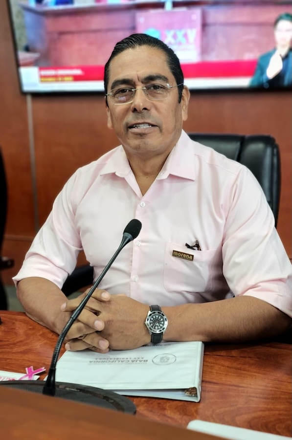 znortemedios's tweet image. 🌊 El diputado Juan Manuel Molina del #CongresoBC pidió acción urgente ante el cierre de la rampa del Malecón en San Felipe, que golpea la economía pesquera local.
“El cumplimiento de la norma no debe castigar a quienes viven del mar”.

Lee más 👉 nuel.ink/Oo30gQ