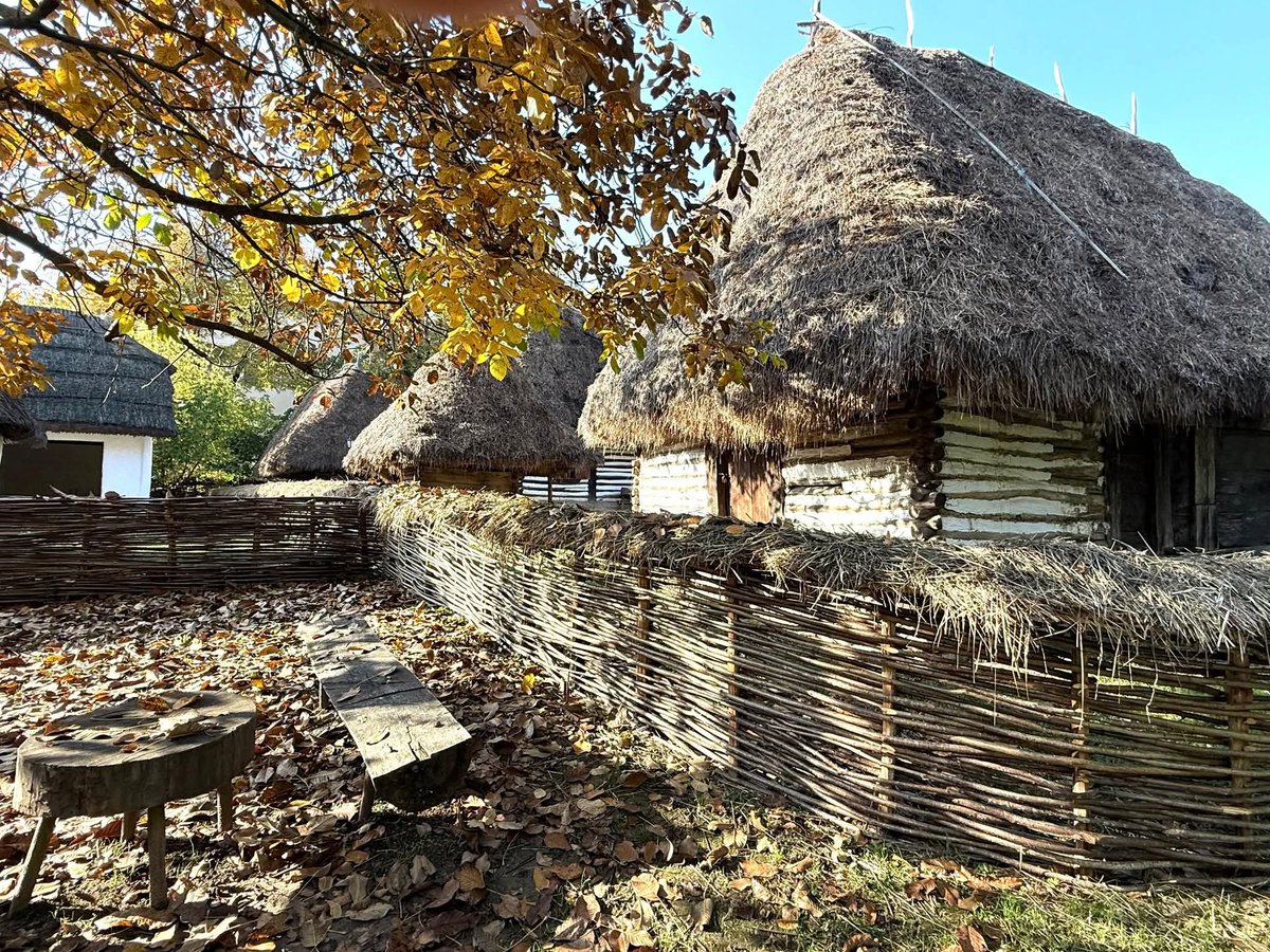 La pas prin muzeu. Muzeul național al satului Dimitrie Gusti din București !❤️🌿🍂☀️
Foto: Constantin Dina