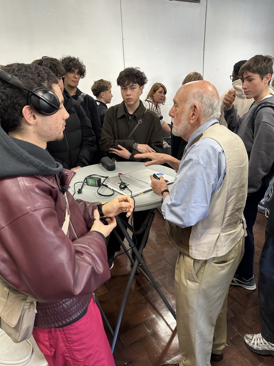 RGSHWRSNPhilo's tweet photo. Learning about the civil rights movement from someone who actually was there! Incredibly lucky! The vet even commented on how insightful and mature our questions were! Amazing experience! @rgshw https://t.co/asKKgNxNxV