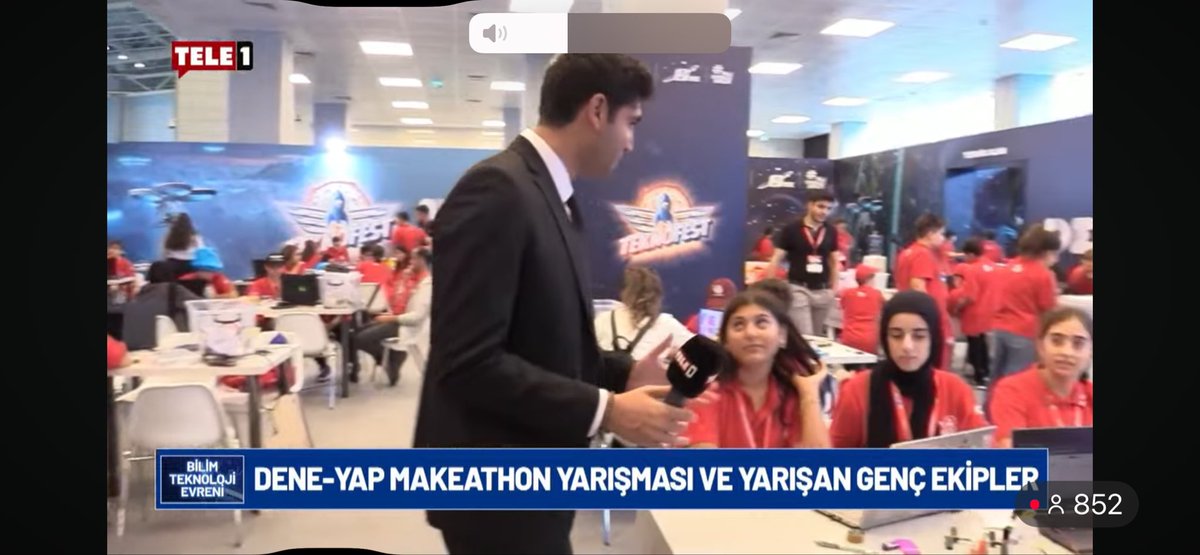 CHP’ye olmadı, Tele 1’e kayyum atadılar. Nasıl hazırlık yapıldıysa artık, kayyum gelir gelmez, Tele 1’de Teknofest tanıtım filmi oynatıyor. Yayın akışı hazır gelinmiş.