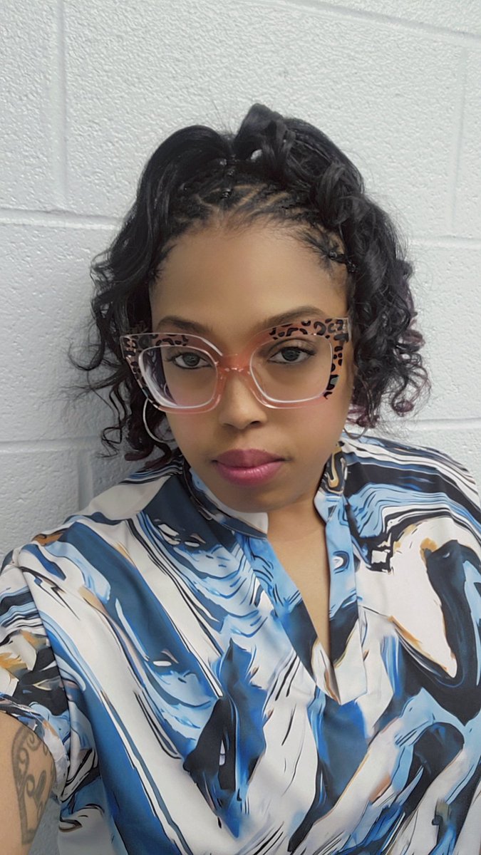 Redbone_Lexii23's tweet photo. I'm back 🤗.. my daughter dropped my phone in the toilet 😒.. but I upgraded out the deal 😜 https://t.co/jSo3qFpxx8