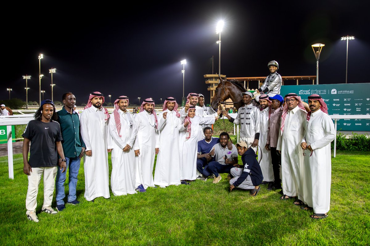 نتيجة الشوط الـ 11 الحفل ( 25 ) 

◻️الفائز : ثروان
◻️المالك : فيصل بن محمد الجضعي القحطاني
◻️المدرب : ممدوح العلي
◻️الخيال : لويس موراليس
◻️المسافة : 1800م

#نادي_سباقات_الخيل
#موسم_سباقات_الرياض