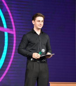 yo_vstu's tweet image. ВГТУ FEST-2025: «Ne интеллектуальный турнир»

В Витебском государственном технологическом университете дан старт самому яркому событию осени — фестивалю ВГТУ FEST «Голос творчества». 
vstu.by/news/3374-vgtu…