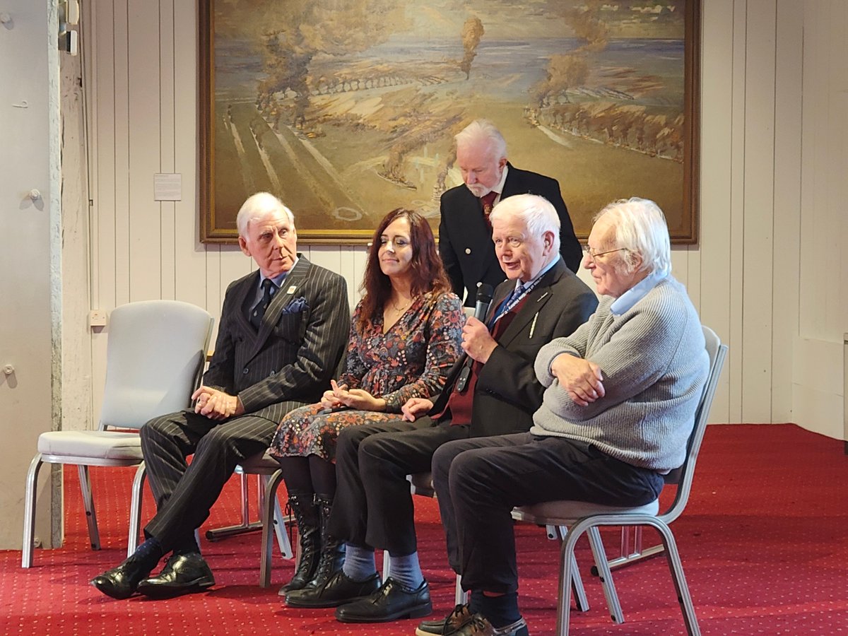 Amazing day today — and even managed to add a few autographs to my collection of naval literature! ⚓️📚

Also came away with a new direction to explore French naval signals! 🇫🇷📖

#NavalHistory #Signals #AgeOfSail