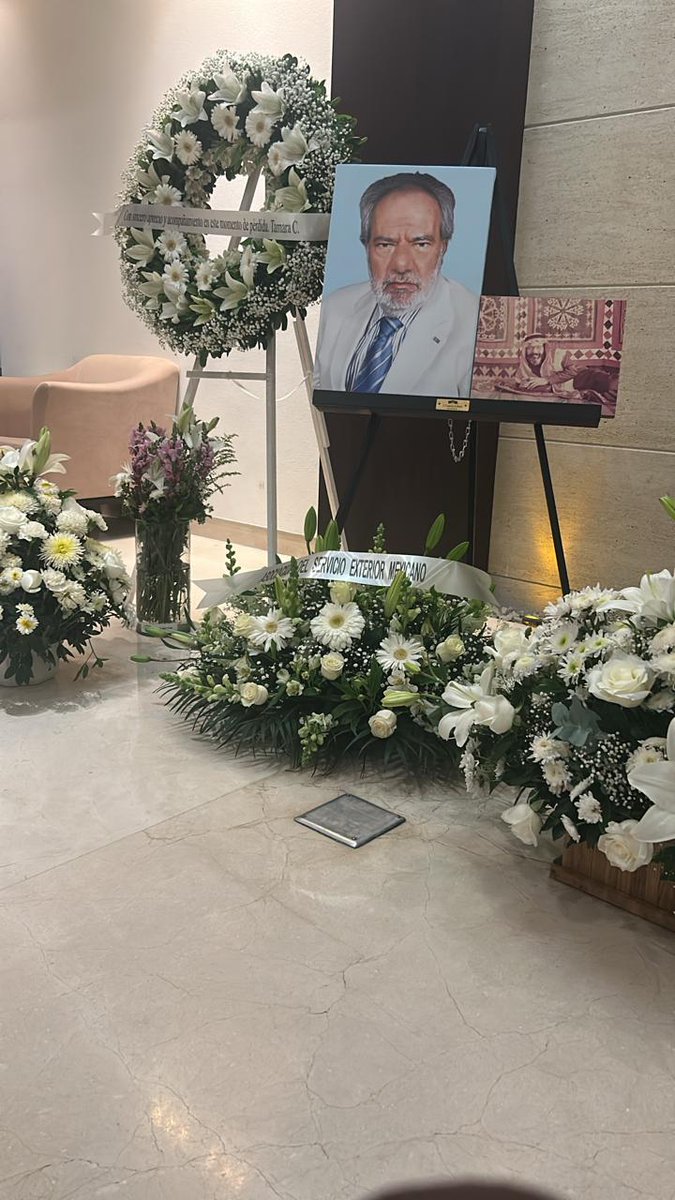 "La ASEM presente en el funeral del Embajador Emérito Jorge Eduardo Navarrete, destacado miembro de ésta Asociación."