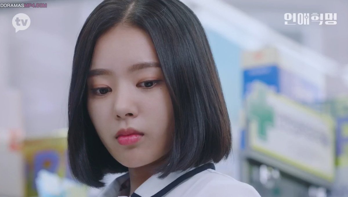 iiforjihoon's tweet image. AY NOOO! Se le cayó el preservativo justo frente a la señora JAJAJA, pobre Joo young, siempre le pasan estas cosas 😭

#LoveRevolution #LoveRevolutionEp19